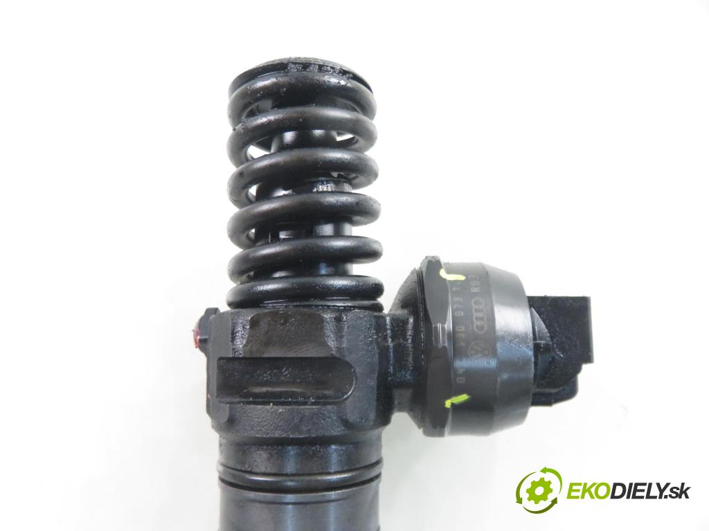 VW GOLF IV (1J1) HB 2000 85,00 1.9 TDI - AJM 1896,00 Vstrekovač 045130073T ; 0414720035 (Vstrekovač paliva)