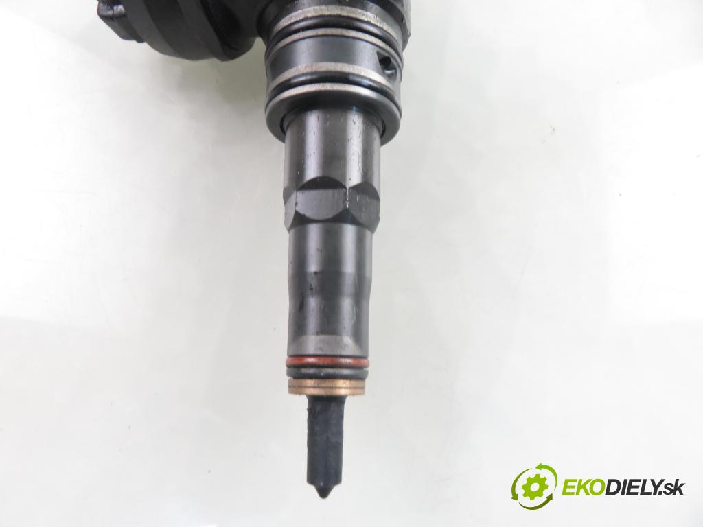 SKODA FABIA I Combi (6Y5) KOMBI 2006 74,00 1.9 TDI - ATD 1896,00 Vstrekovač 038130073AJ ; 0414720037 (Vstrekovač paliva)