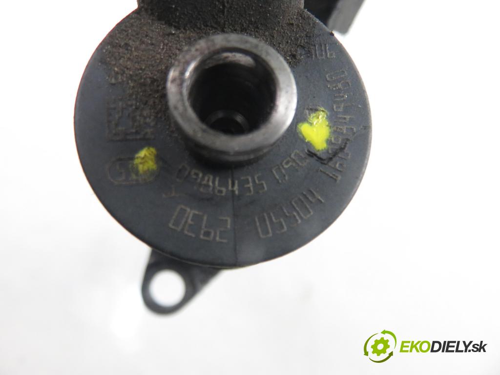 FORD FOCUS C-MAX (DM2) MINIVAN 2003 80,00 1.6 TDCi 109 - G8DA 1560,00 vstrekovač 0986435090 (Vstrekovač paliva)