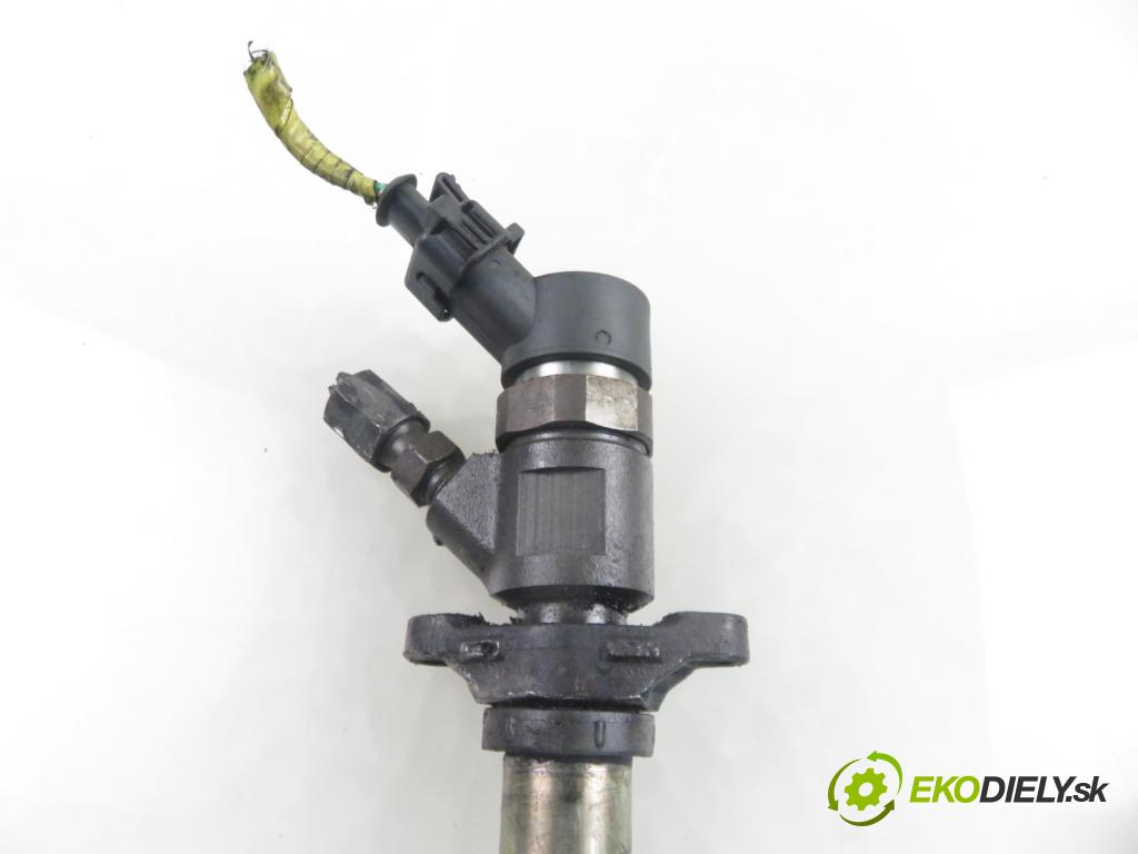 FORD FOCUS C-MAX (DM2) MINIVAN 2003 80,00 1.6 TDCi 109 - G8DA 1560,00 vstrekovač 0986435090 (Vstrekovač paliva)