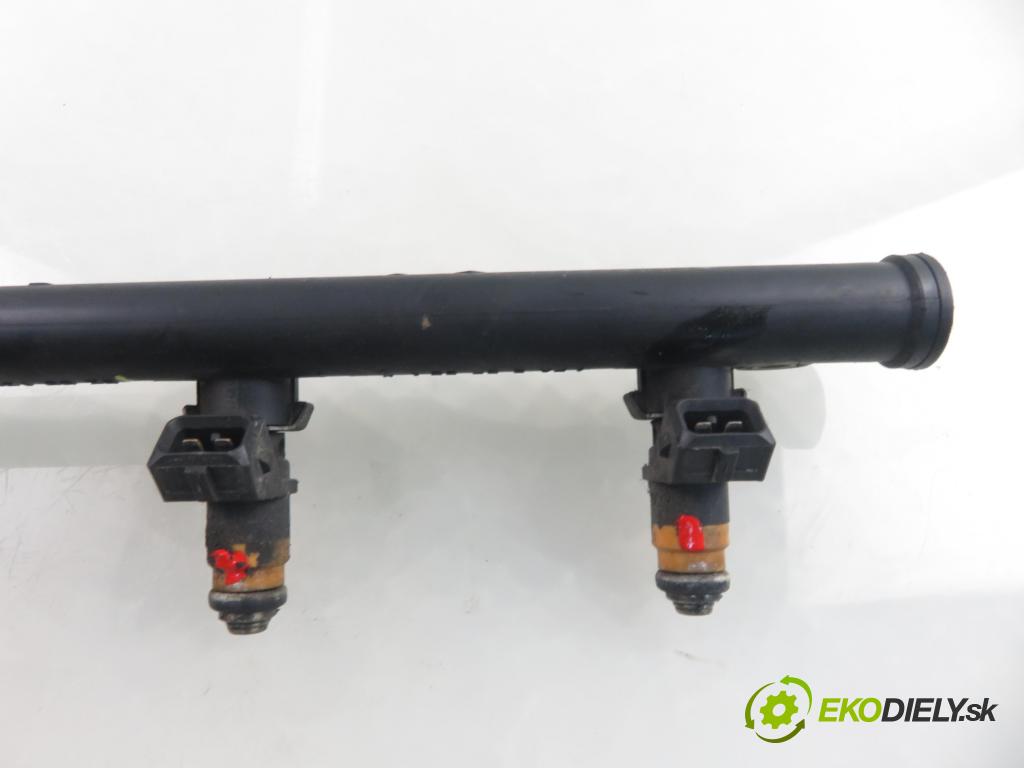 RENAULT SCENIC I (JA0/1_) MINIVAN 2002 0,00 1.6 - K4M 708 1598,00 Lišta vstrekovacia 8200139674C ; H029611 ; ITGM60 (Vstrekovacia lišta)