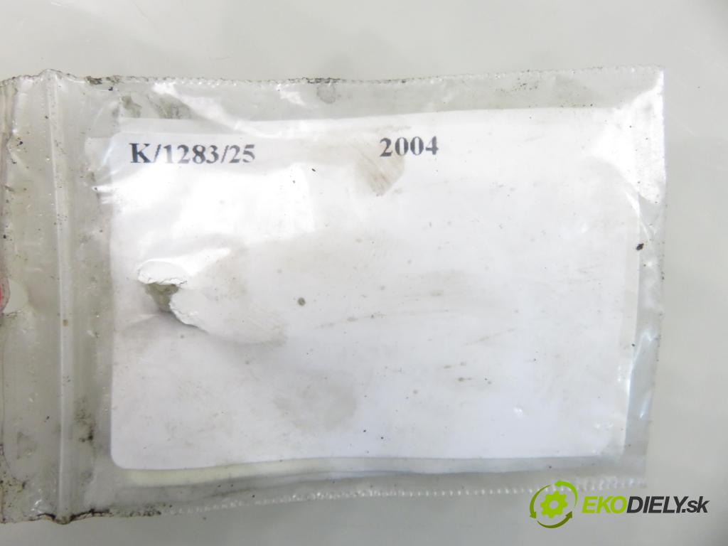 TOYOTA COROLLA (_E12_) HB 2004 66,00 2.0 D-4D 1995,00 KOMPRESOR: klimatizácie 4472206364 (Kompresor klimatizácie)