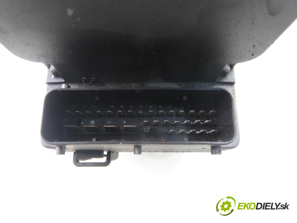 PEUGEOT 307 (3A/C) HB 2002 66,00 2.0 HDi 90 - RHY (DW10TD) 1997,00 Pumpa ABS 0273004562 ; 9643777980 (Pumpa ABS)