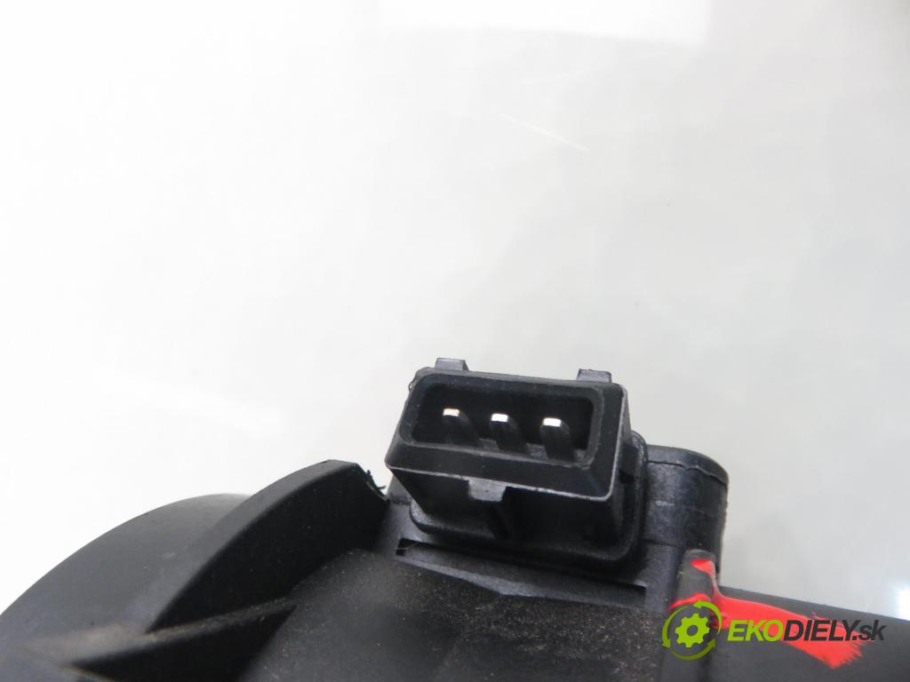 BMW 3 kabriolet (E46) CABRIO 2000 125,00 323 Ci 170 -  M52 B25 (256S4) 2494,00 váha vzduchu vzduchu 8ET00914202