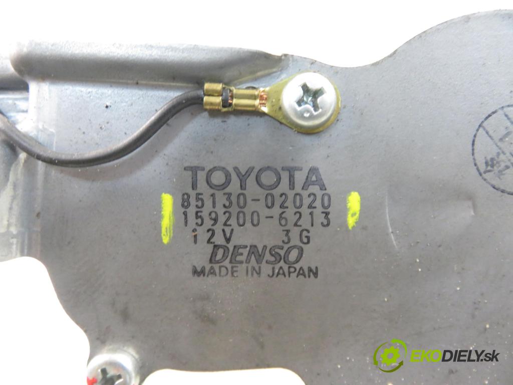 TOYOTA COROLLA (_E12_) HB 2004 66,00 2.0 D-4D 1995,00 motorek stěrače ZADNÍ: 8513002020 ; 1592006213