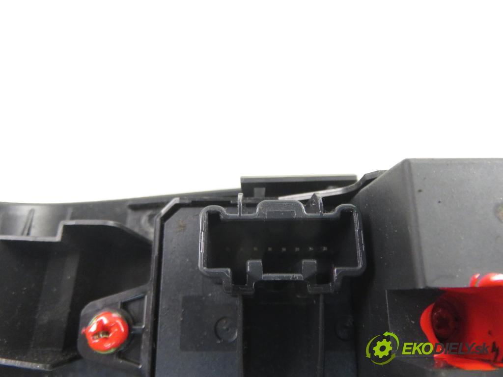 MAZDA 5 (CR19) MINIVAN 2006 85,00 1.8 1798,00 Panel ovládaní oken CC2966350A ; CC64684L6D