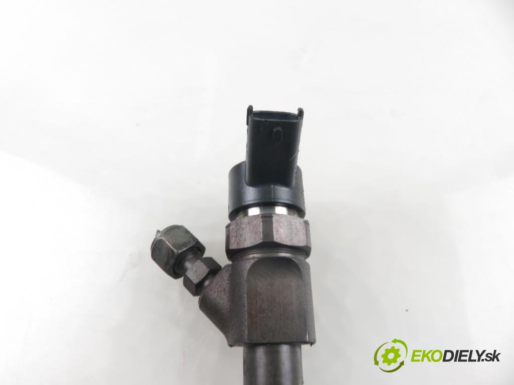 RENAULT LAGUNA II (BG0/1_) LIFTBACK 2002 88,00 1.9 dCi 120 - F9Q 750 1870,00 vstrekovač 0445110021 ; 7700111014 (Vstrekovač paliva)