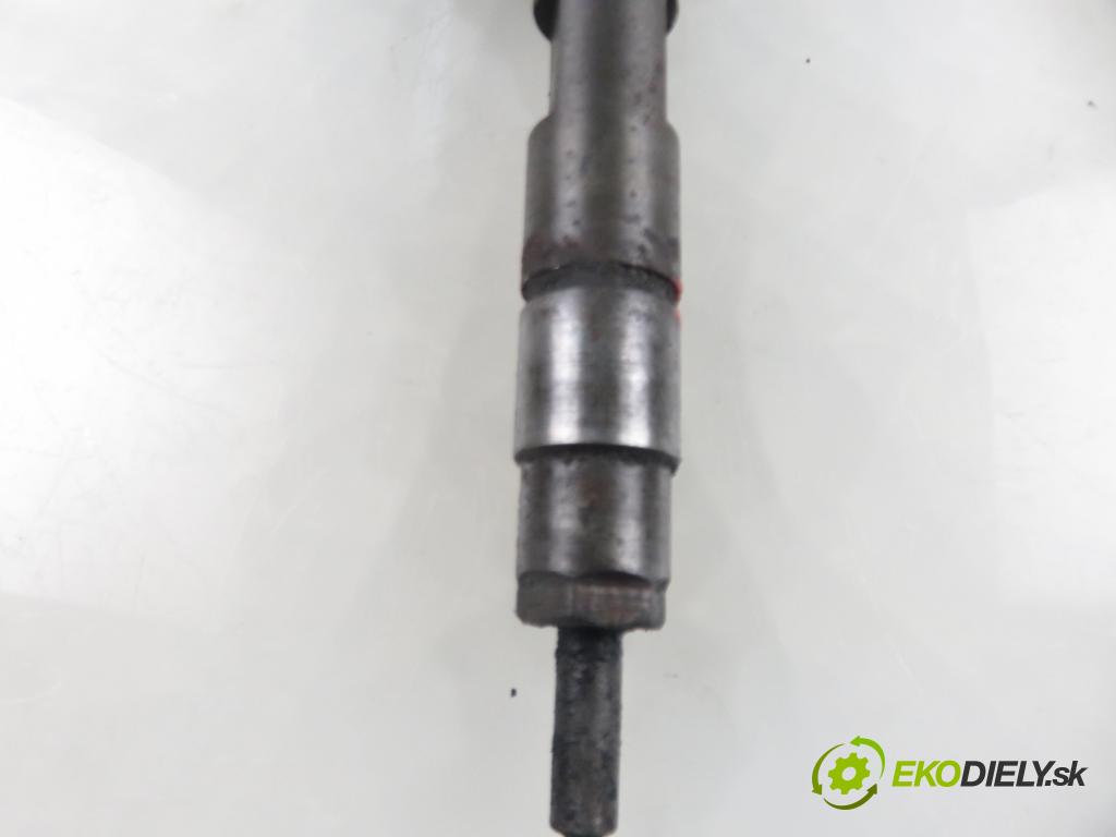 RENAULT LAGUNA II (BG0/1_) LIFTBACK 2002 88,00 1.9 dCi 120 - F9Q 750 1870,00 vstrekovač 0445110021 ; 7700111014 (Vstrekovač paliva)