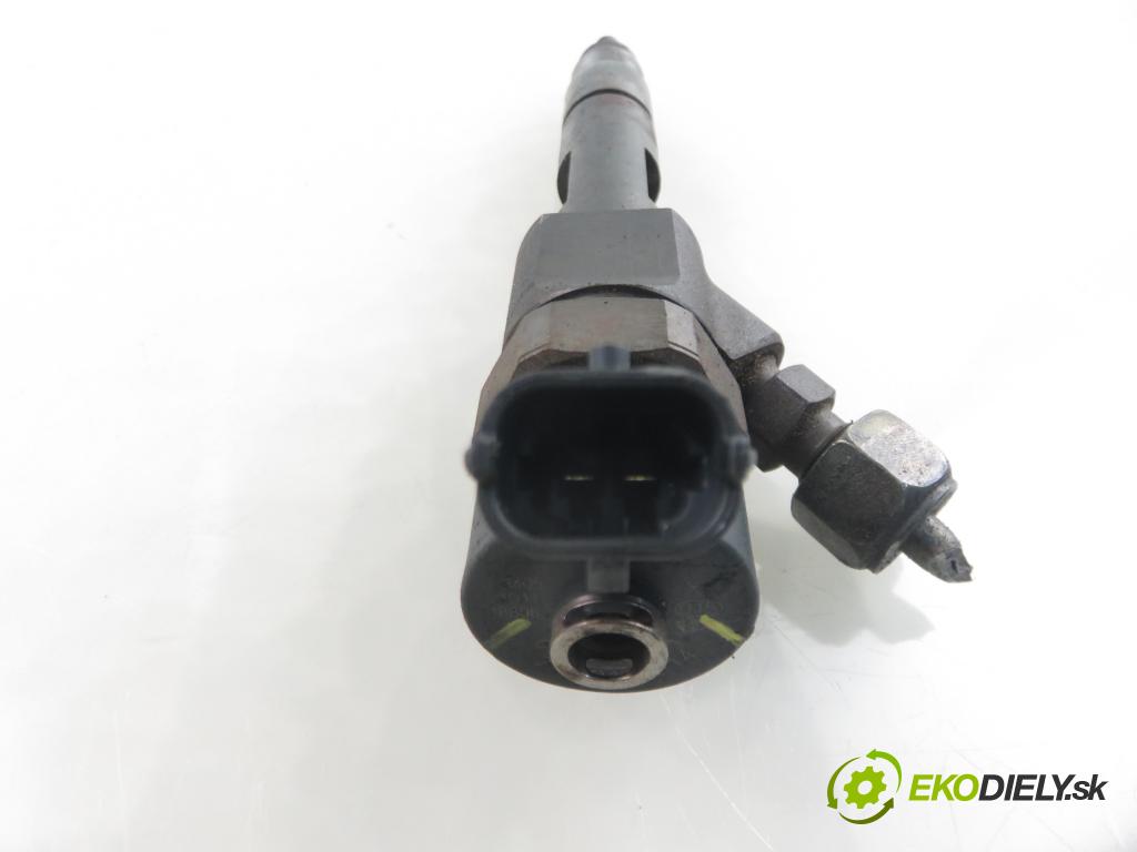RENAULT LAGUNA II (BG0/1_) LIFTBACK 2002 88,00 1.9 dCi 120 - F9Q 750 1870,00 vstrekovač 0445110021 ; 7700111014 (Vstrekovač paliva)