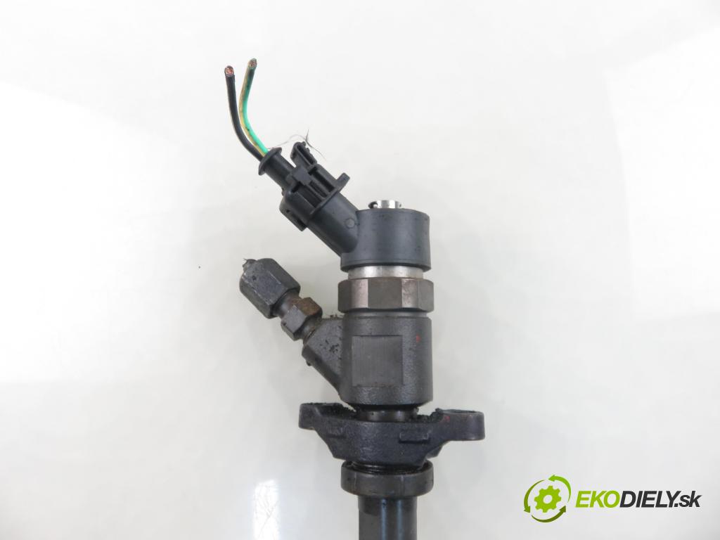 FORD FOCUS C-MAX (DM2) MINIVAN 2003 80,00 1.6 TDCi 109 - G8DA 1560,00 vstrekovač 0986435090 (Vstrekovač paliva)