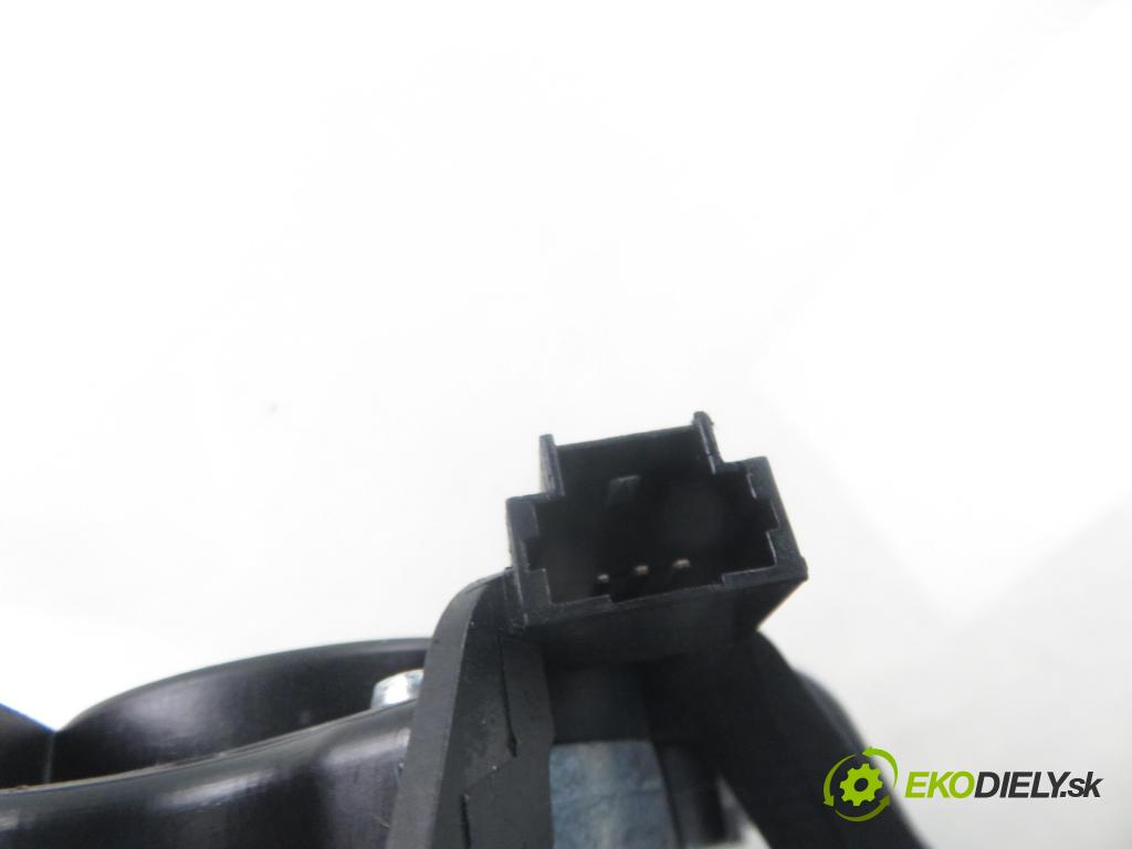 NISSAN QASHQAI / QASHQAI +2 I (J10, JJ10) CROSSOVER 2009 110,00 2.0 dCi Napęd na wszystkie koła - M9R 1995,00 motorek stěrače ZADNÍ: 28710JD000 ; 0390201820