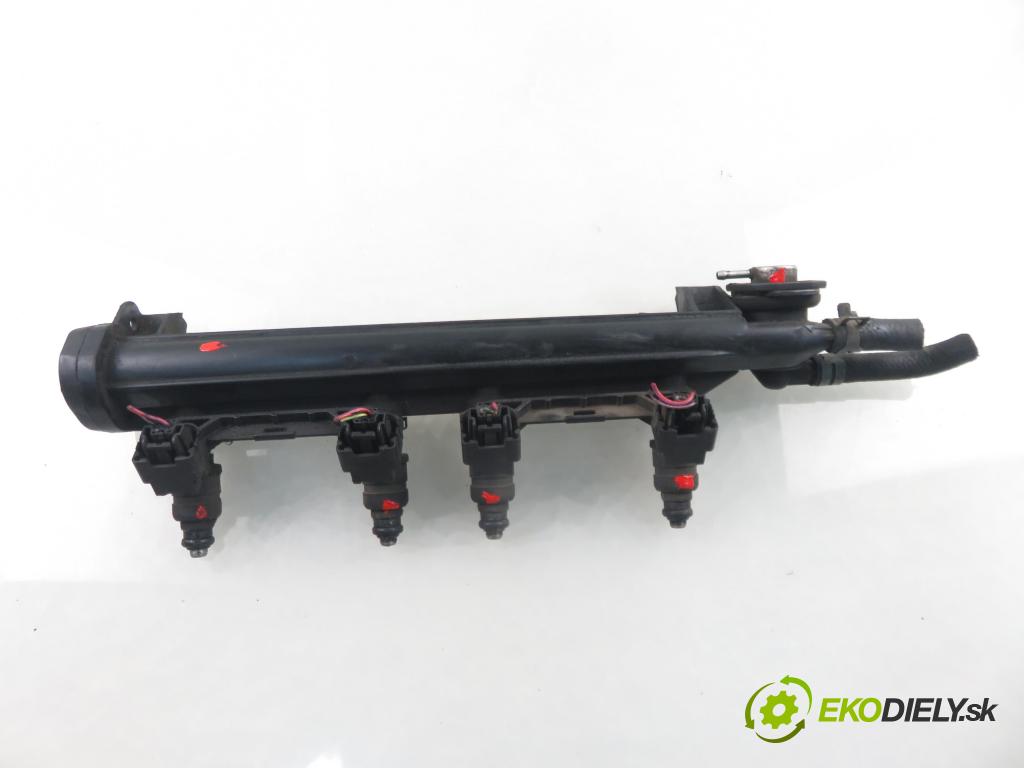 AUDI A3 (8L1) HB 2002 75,00 1.6 8V 102 - BFQ 1595,00 Lišta vstrekovacia 037906031AL ; 06A133317A (Vstrekovacia lišta)