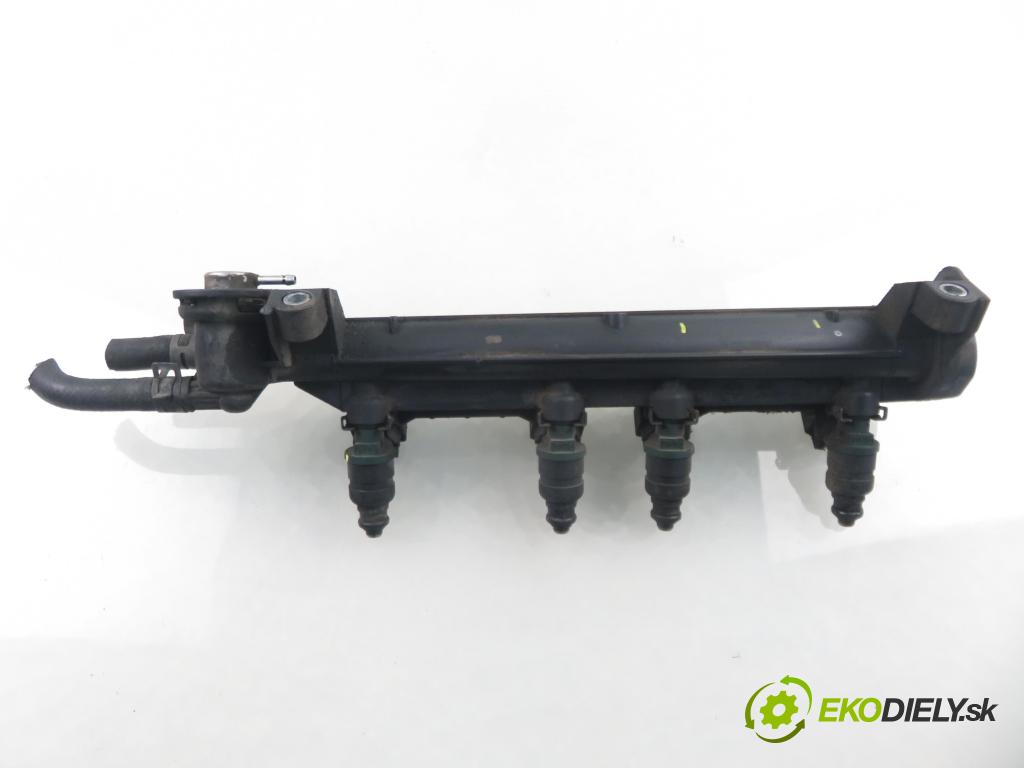 AUDI A3 (8L1) HB 2002 75,00 1.6 8V 102 - BFQ 1595,00 Lišta vstrekovacia 037906031AL ; 06A133317A (Vstrekovacia lišta)