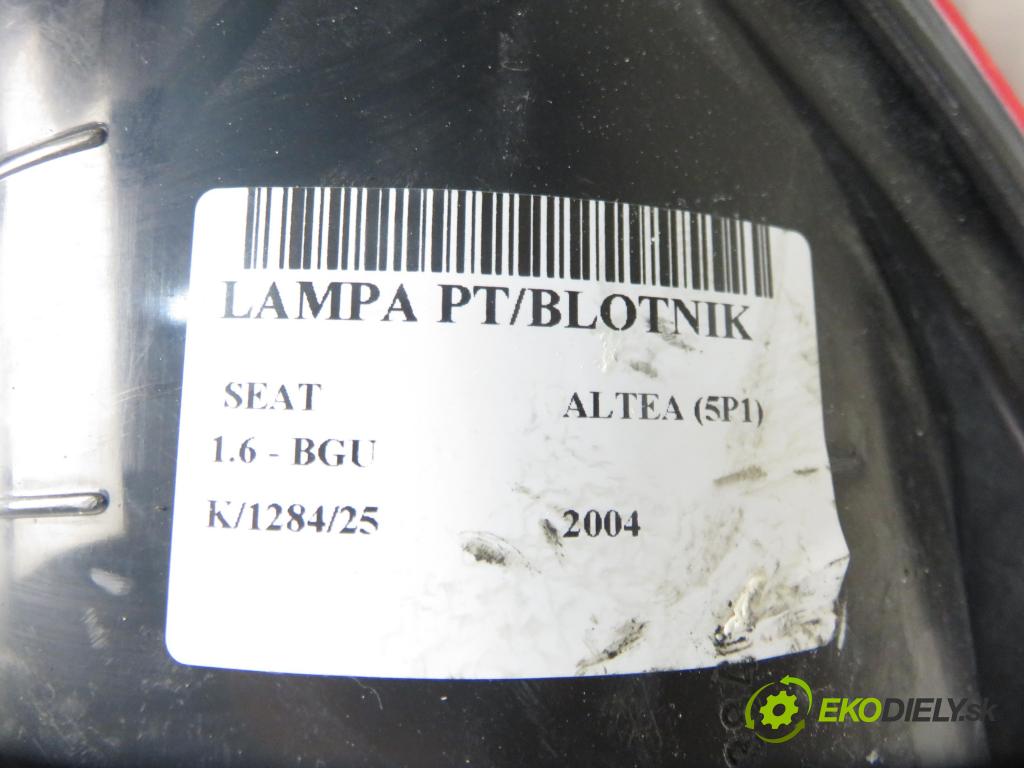 SEAT ALTEA (5P1) HB 2004 75,00 1.6 102 1595,00 světlo pravé zadní 5P0945096D