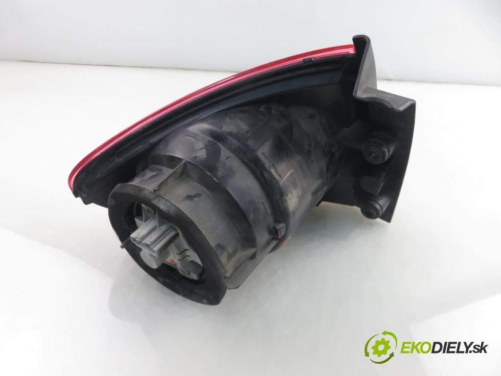 SEAT ALTEA (5P1) HB 2004 75,00 1.6 102 1595,00 světlo pravé zadní 5P0945096D