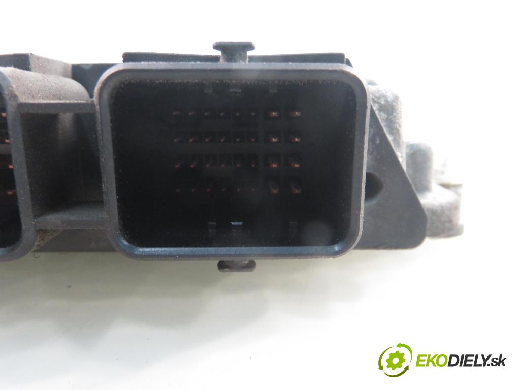 FORD FOCUS II Turnier (DA_, FFS, DS) KOMBI 2006 66,00 1.6 TDCI 90 1560,00 řídící jednotka motora 6M5112A650NA ; 0281011701