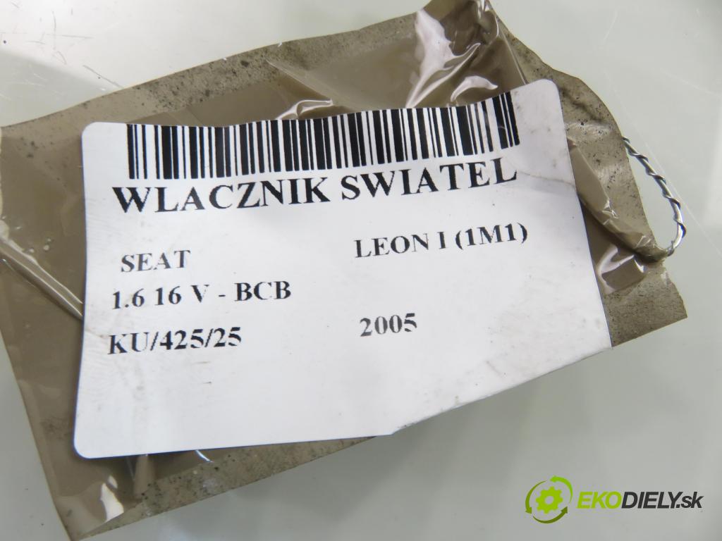 SEAT LEON (1M1) HB 2005 77,00 1.6 16 V - BCB 1598,00 přepínač světla 1M1941531K