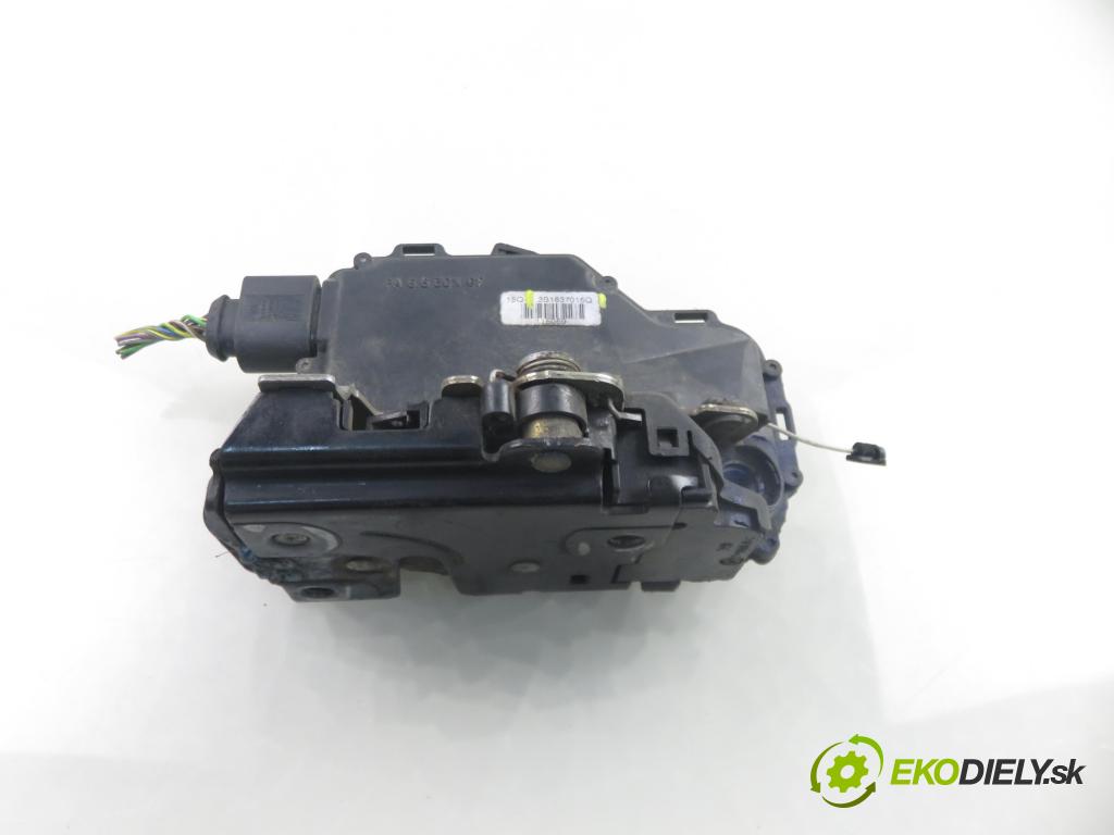 SEAT ALTEA (5P1) HB 2004 75,00 1.6 102 1595,00 motorek stěračů PŘEDNÍ: 5P0955119A ; 0390241758