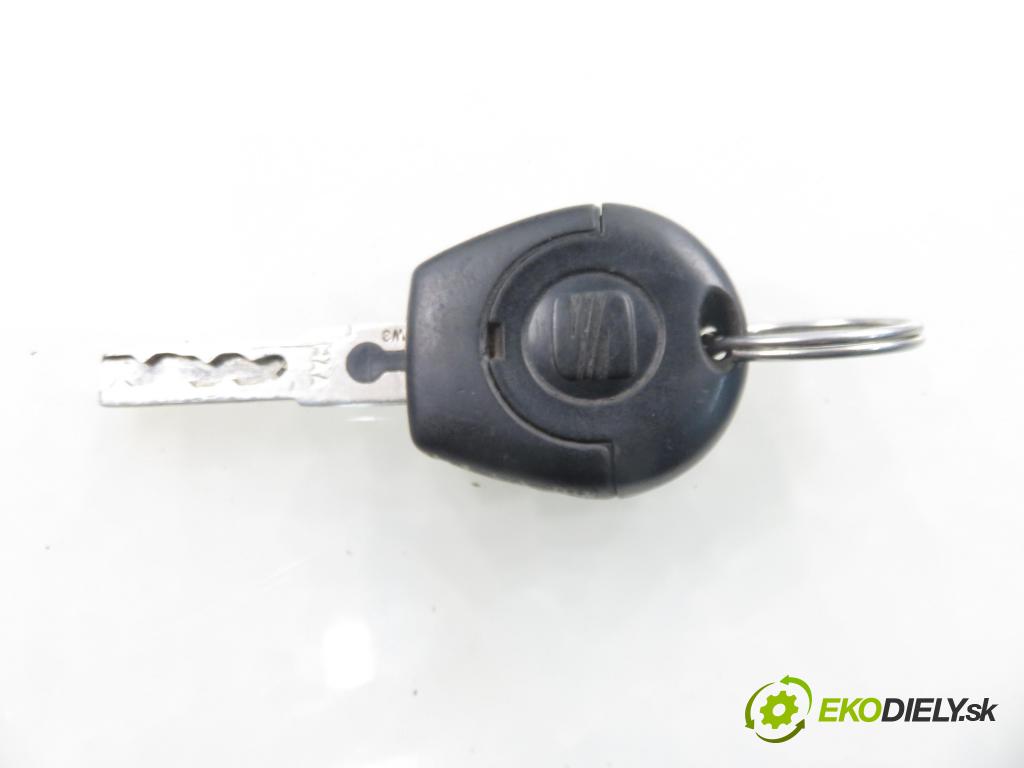 SEAT LEON (1M1) HB 2005 77,00 1.6 16 V - BCB 1598,00 spinačka 4B0905851C (Spínacia skrinka)