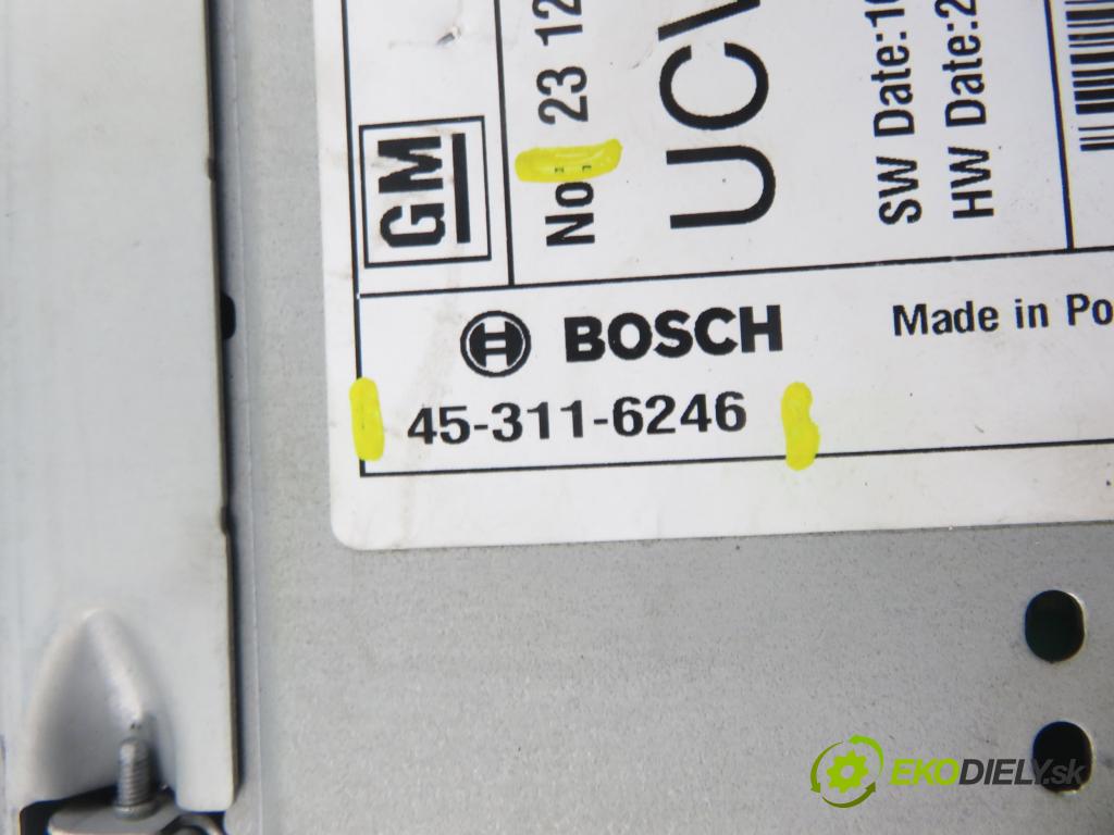OPEL INSIGNIA A Sports Tourer (G09) KOMBI 2013 0,00 2.0 Biturbo CDTI 4x4 (35) - A 20 DTR 1956,00 RADIO CD 23127750 ; 453116246