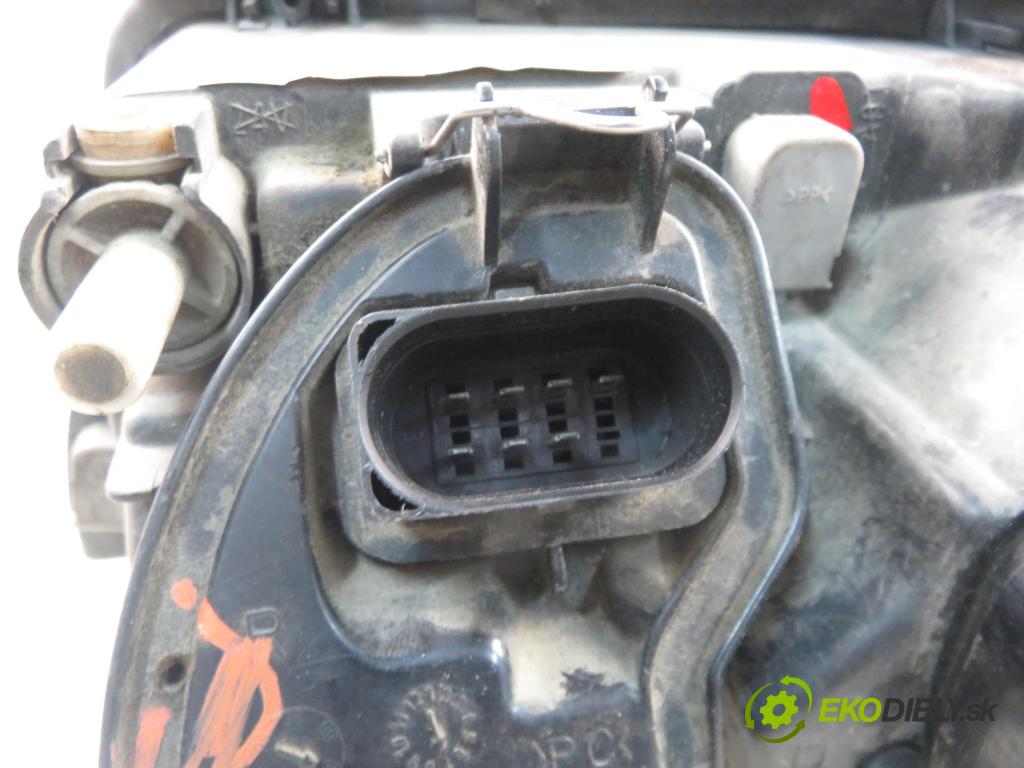 AUDI A4 Avant (8D5, B5) KOMBI 2000 85,00 1.9 TDI - AJM 1896,00 Svetlo PP 8D0941004AK
