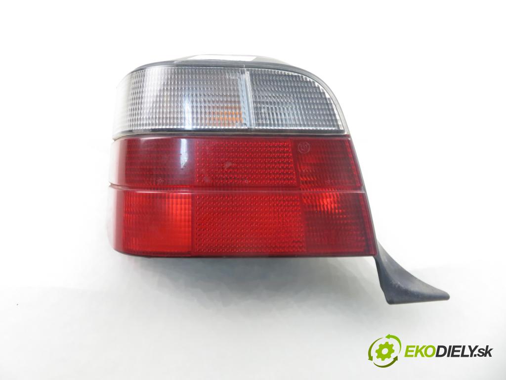 BMW 3 Touring (E36) KOMBI 1998 85,00 318 i 116 - M43 B18 (184E2) 1796,00 světlo levé zadní 9404841
