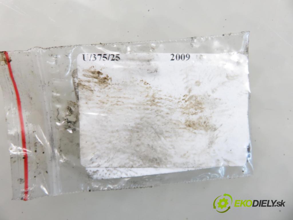 NISSAN QASHQAI / QASHQAI +2 I (J10, JJ10) CROSSOVER 2009 110,00 2.0 dCi Napęd na wszystkie koła - M9R 1995,00 KOMPRESOR: klimatizácie 92600JD75A (Kompresor klimatizácie)