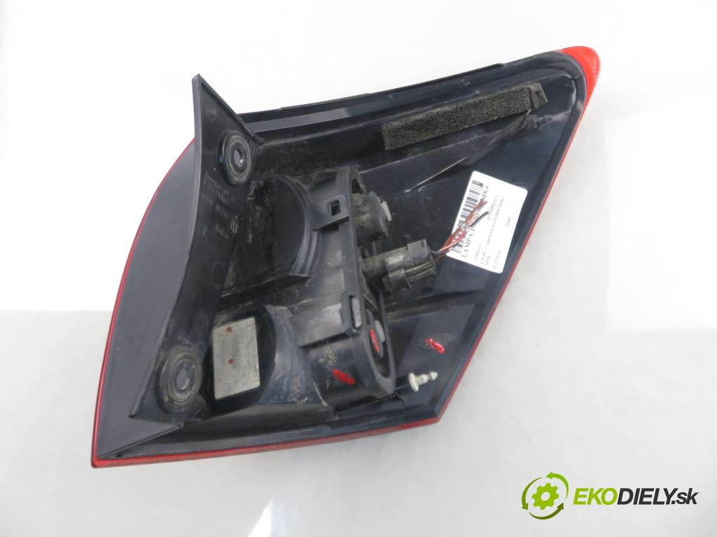 NISSAN QASHQAI / QASHQAI +2 I (J10, JJ10) CROSSOVER 2009 110,00 2.0 dCi Napęd na wszystkie koła - M9R 1995,00 světlo levé zadní 89504681