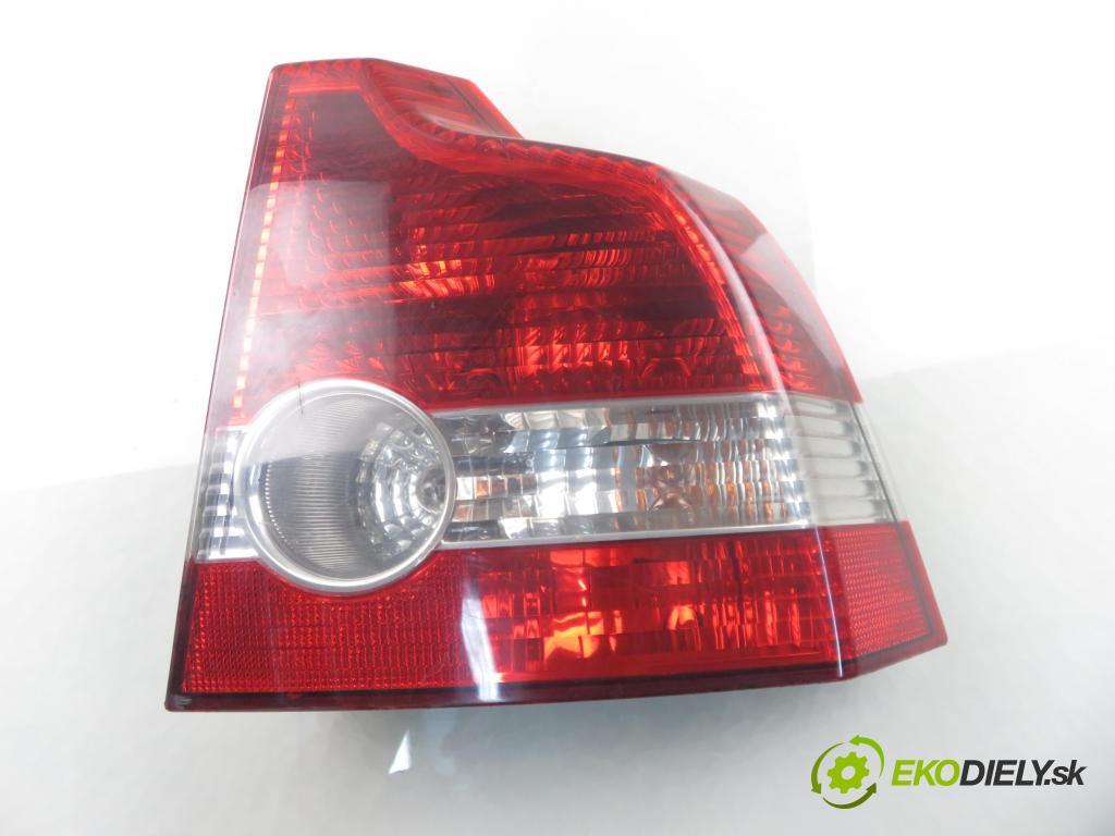VOLVO S40 II (MS) SEDAN 2006 81,00 1.6 D - D 4164 T 1560,00 světlo pravé zadní 30698913