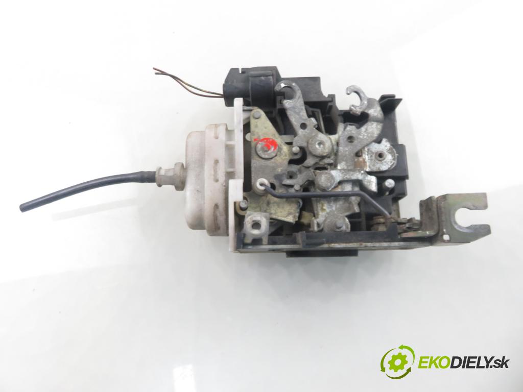 AUDI A3 (8L1) HB 2002 132,00 1.8 T 180 - AUQ 1781,00 zámok LPM 8L1837015A