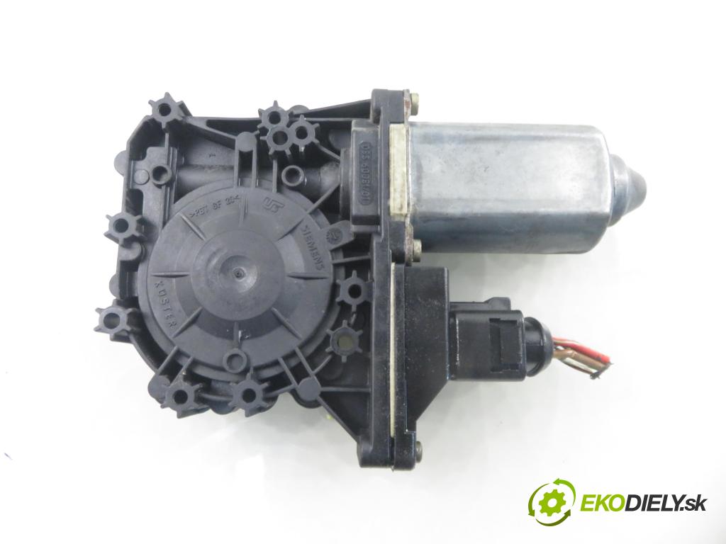 AUDI A3 (8L1) HB 2002 132,00 1.8 T 180 - AUQ 1781,00 motorek sťahovaní oken LP 8L4959801C