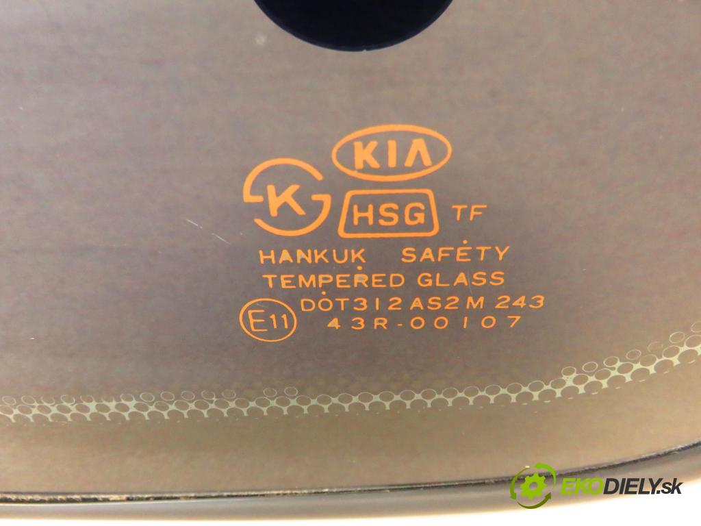 KIA SPORTAGE (K00) TERENOWY 2000 61,00 2.0 TD 4WD 83 - RF 1998,00 okno ZADNÍ: kapota 
