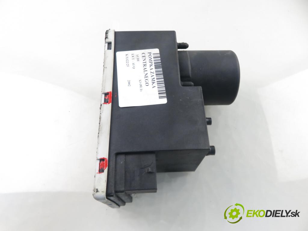 AUDI A3 (8L1) HB 2002 132,00 1.8 T 180 - AUQ 1781,00 motorek zámku centrálního 8D0862257B