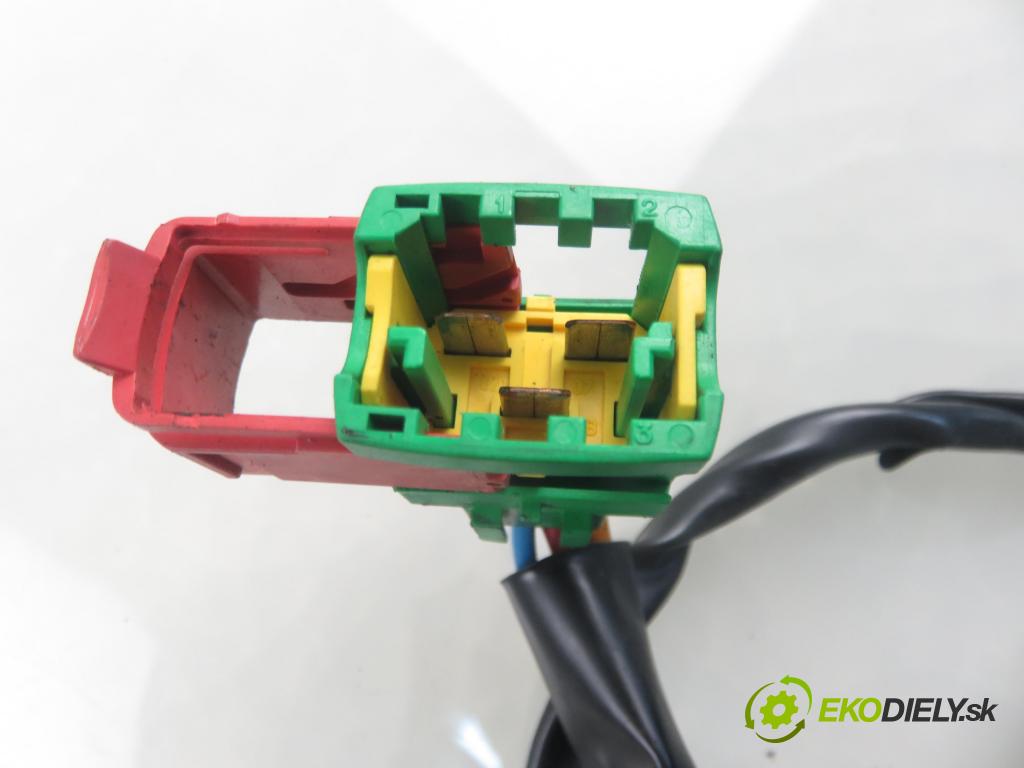 CITROEN C3 I (FC_) HB 2003 50,00 1.4 HDi - 8HZ (DV4TD) 1398,00 spinačka 9632897680 (Spínacia skrinka)