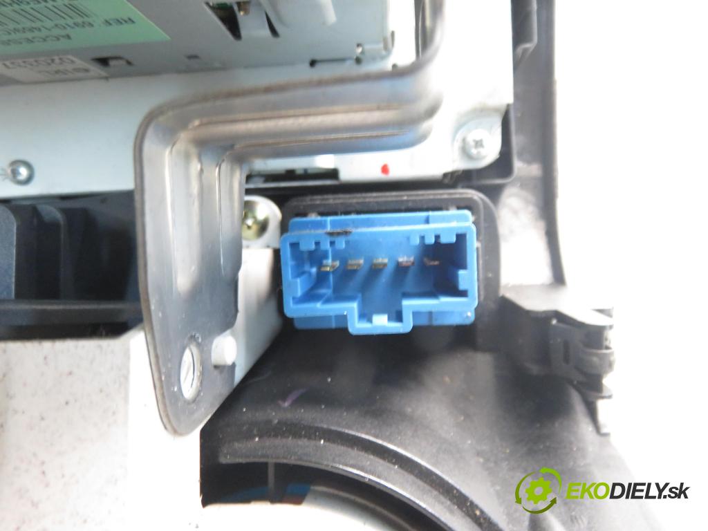 HONDA JAZZ II (GD_, GE3, GE2) HB 2004 61,00 1.3 (GD1) - L13A1 1339,00 RADIO CD 39175SAAG110M1 ; 39100SAAG121