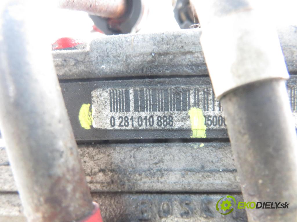 FORD FOCUS (DAW, DBW) HB 1999 66,00 1.8 TDDi 90- C9DB 1753,00 Pumpa vstrekovacia 0470004006 ; YS6Q9A543RC ; 0281010888 (Vstrekovacie čerpadlo)