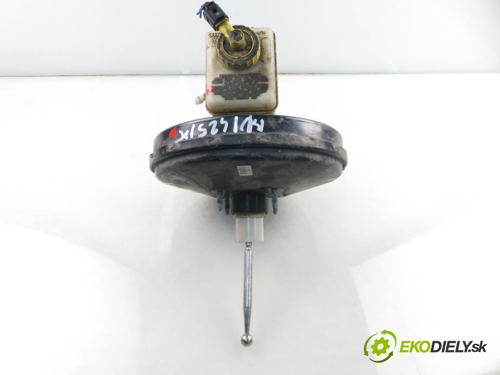 SEAT LEON (1M1) HB 2005 77,00 1.6 16 V - BCB 1598,00 posilovač 1J1514105H (Servočerpadlo)