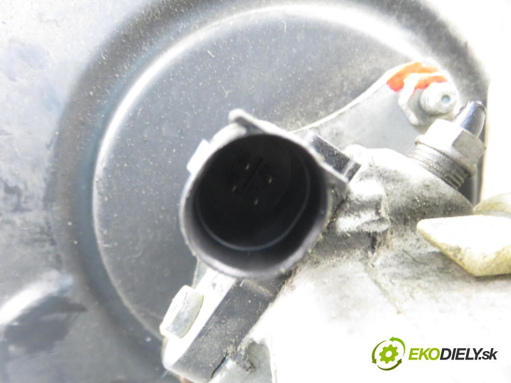 VW GOLF VI Variant (AJ5) KOMBI 2010 77,00 1.6 TDI - CAYC 1598,00 posilovač 1K0614105BH (Servočerpadlo)