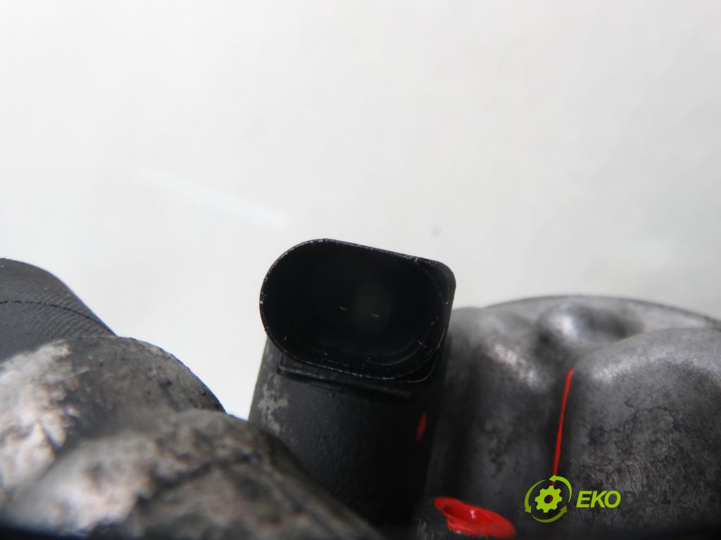 VW GOLF V (1K1) HB 2005 103,00 2.0 TDI 16V - BKD 1968,00 KOMPRESOR: klimatizácie 1K0820803Q (Kompresor klimatizácie)