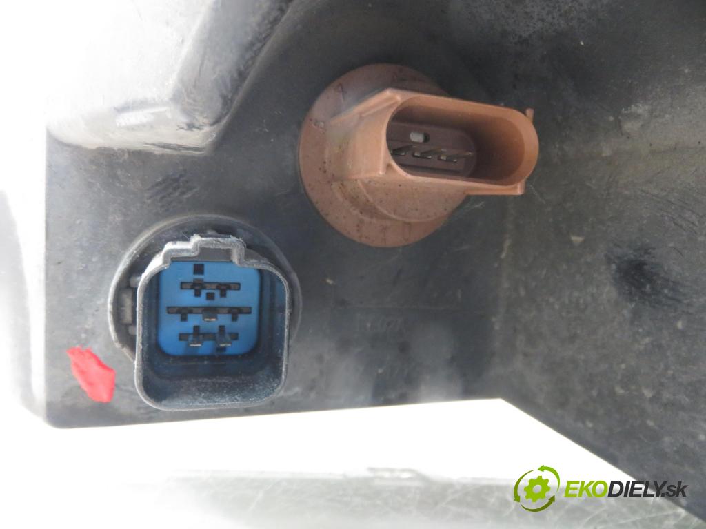 FORD USA FOCUS SEDAN 2005 107,00 2.0 Duratec HE 0,00 Svetlo PP 5S4313005A ; 5S4X13100A