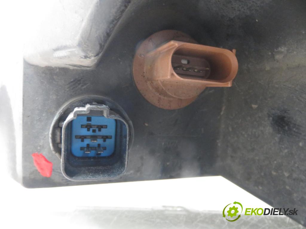 FORD USA FOCUS SEDAN 2005 107,00 2.0 Duratec HE 0,00 Svetlo PP 5S4313005A ; 5S4X13100A
