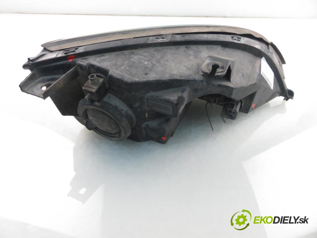 FORD USA FOCUS SEDAN 2005 107,00 2.0 Duratec HE 0,00 Svetlo LP 5S4313006A ; 5S4X13A045A