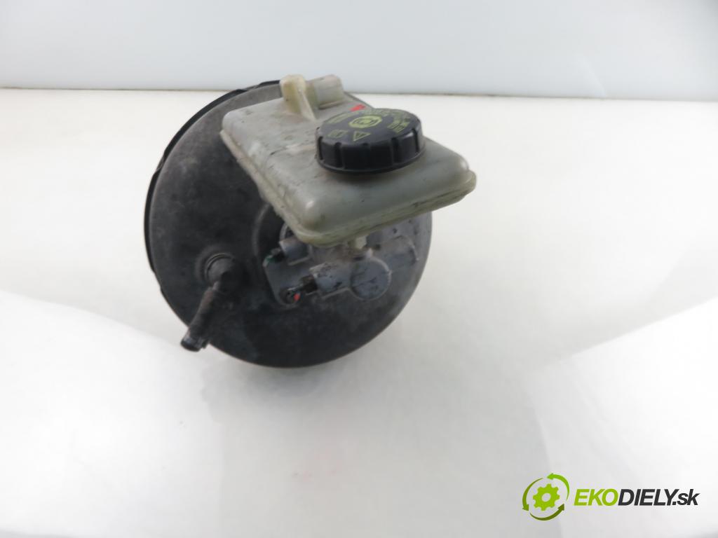 RENAULT TRAFIC II Skrzynia (FL) FURGON 2005 74,00 1.9 dCi - F9Q 760 1870,00 posilovač 8200300847 ; 93852216 (Servočerpadlo)