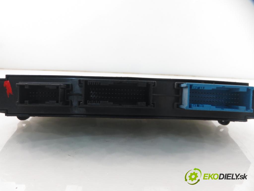 BMW 5 Touring (F11) KOMBI 2015 140,00 520 d xDrive - B47 D20 A 1995,00 MODUL komfortu 9353421