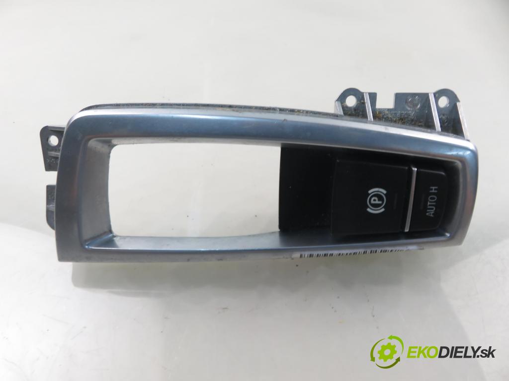 BMW 5 Touring (F11) KOMBI 2015 140,00 520 d xDrive - B47 D20 A 1995,00 vypínač brzdy MANUÁL 9355233