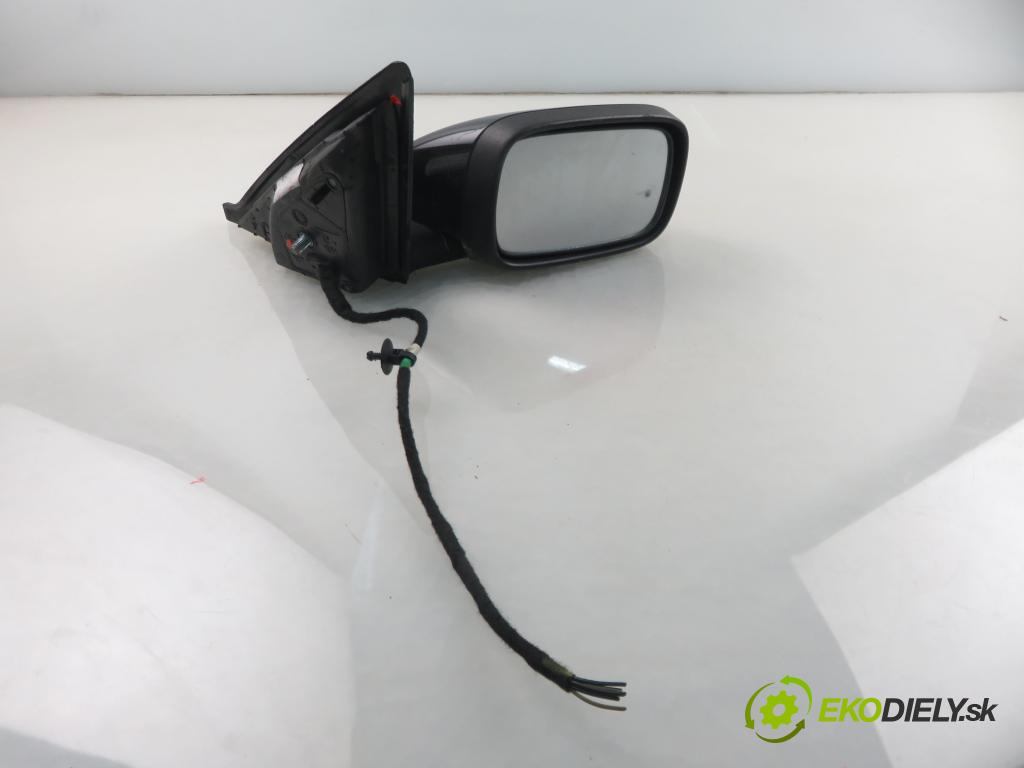 VOLVO S40 II (MS) SEDAN 2006 81,00 1.6 D - D 4164 T 1560,00 zpětné zrcátko