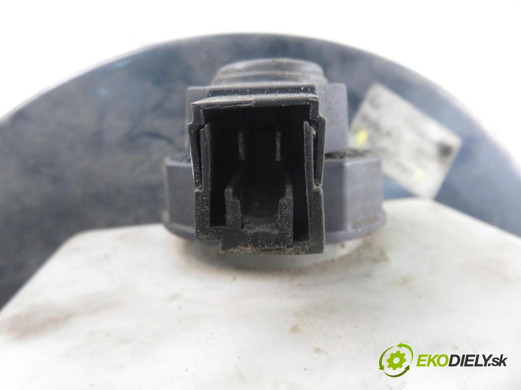 IVECO DAILY III platforma/podwozie KABINA/PLATFORMA 2000 62,00 29 L 9 - 8140.63. 2798,00 posilovač 500373265 ; 99487840 (Servočerpadlo)