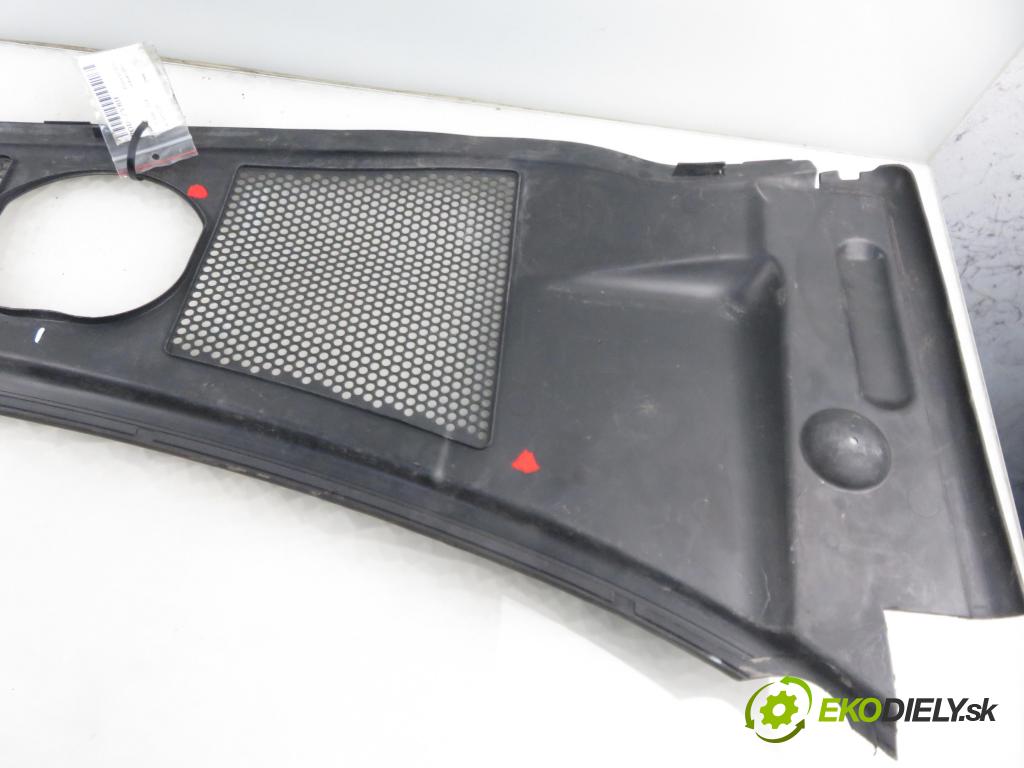 VW PASSAT B5.5 (3B3) SEDAN 2000 96,00 1.9 TDI PD 130 - AVF 1896,00 Torpédo, plast pod čelné okno 3B1819447 (Torpédo (plast pod čelným sklom))