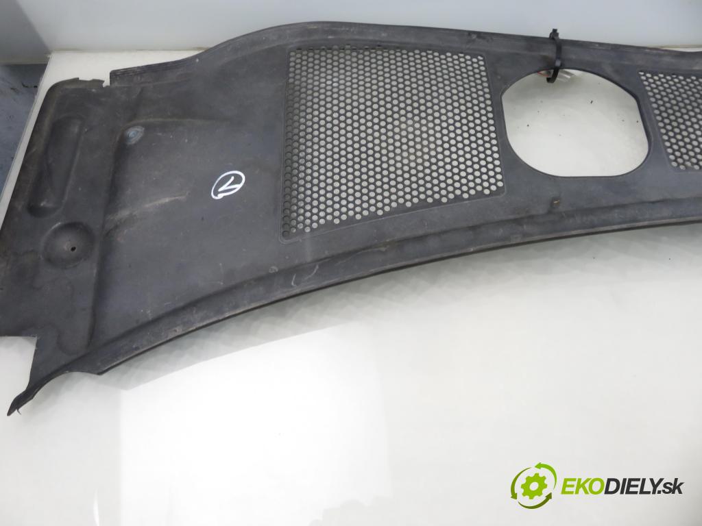 VW PASSAT B5.5 (3B3) SEDAN 2000 96,00 1.9 TDI PD 130 - AVF 1896,00 Torpédo, plast pod čelné okno 3B1819447 (Torpédo (plast pod čelným sklom))