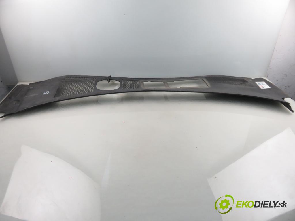 VW PASSAT B5.5 (3B3) SEDAN 2000 96,00 1.9 TDI PD 130 - AVF 1896,00 Torpédo, plast pod čelné okno 3B1819447 (Torpédo (plast pod čelným sklom))